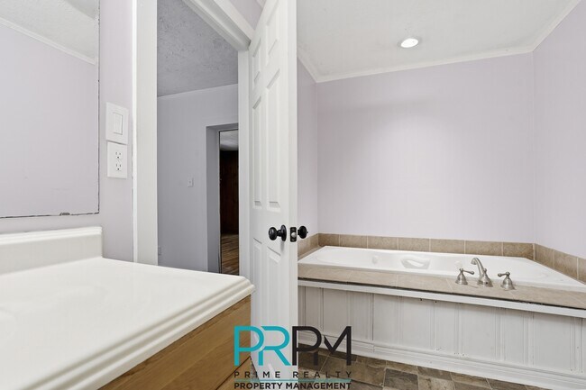 Building Photo - 101 Bagwell Dr