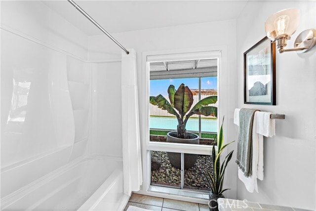 Building Photo - 2120 Temple Hills Dr