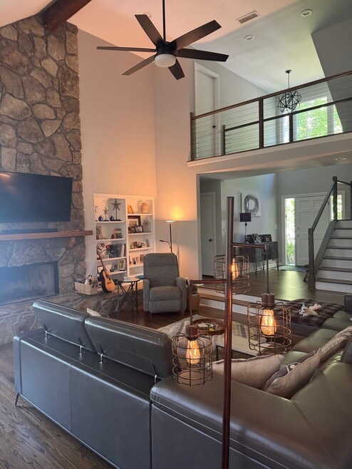 Building Photo - 585 Kings Peak Dr