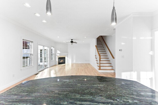 Building Photo - 5 Neff Dr