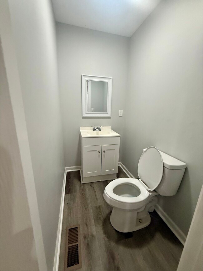 Building Photo - 3158 16th Ave