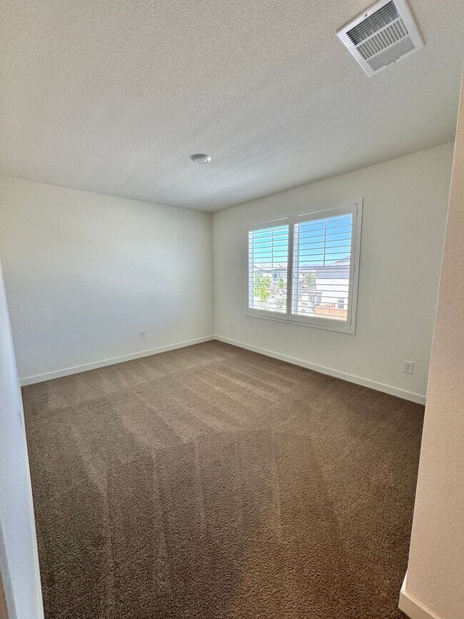 Building Photo - 8768 Scenic Sky Dr