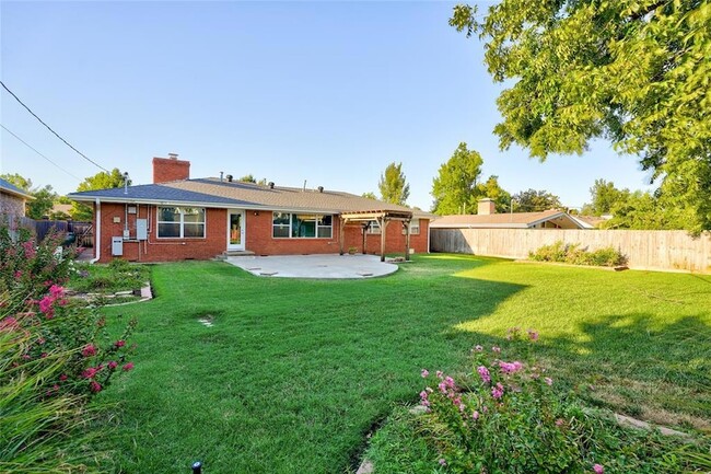 Building Photo - 2756 NW Grand Blvd