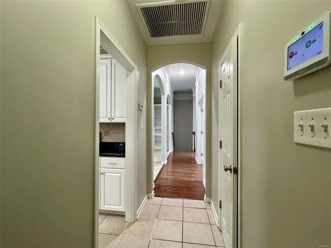 Building Photo - 704 Emerald Dr