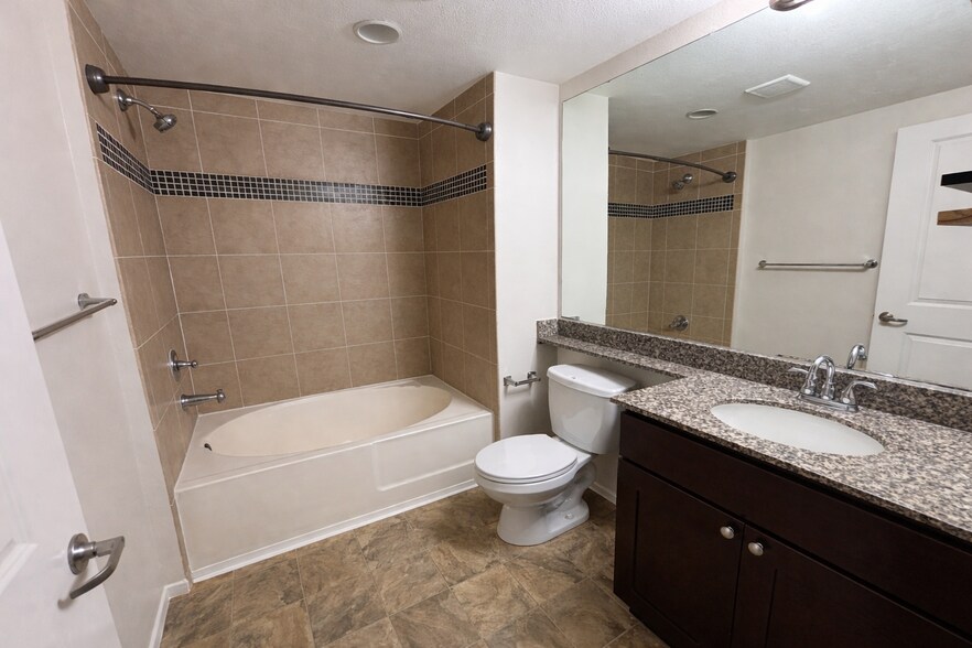 Building Photo - 2168 Scholarship