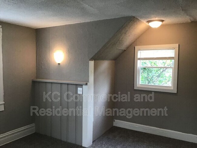 Building Photo - 107 Clinton Pl