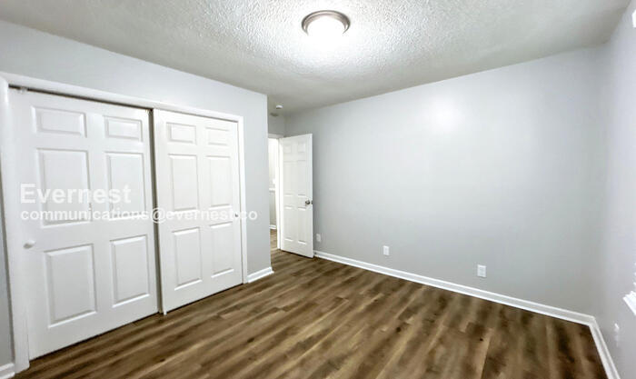 Building Photo - 2507 Dawn Dr