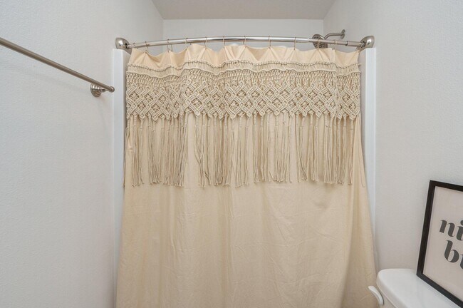 Building Photo - 691 S 11th St