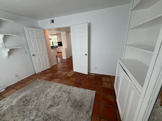 Building Photo - Beautiful 3 bed/3 bath In San Clemente