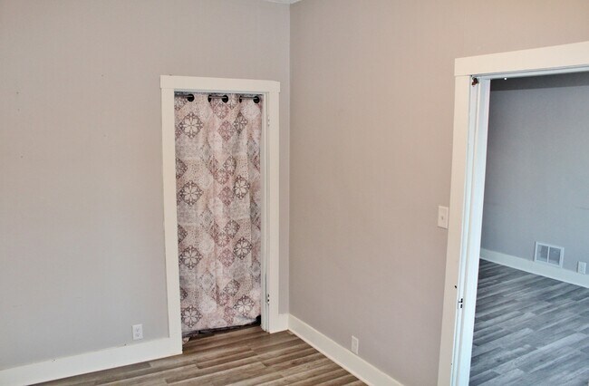 Building Photo - 404 Liberty St