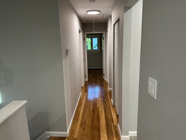 Building Photo - 1618 Spur Dr S