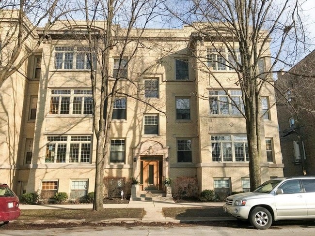 Building Photo - The Ladonna