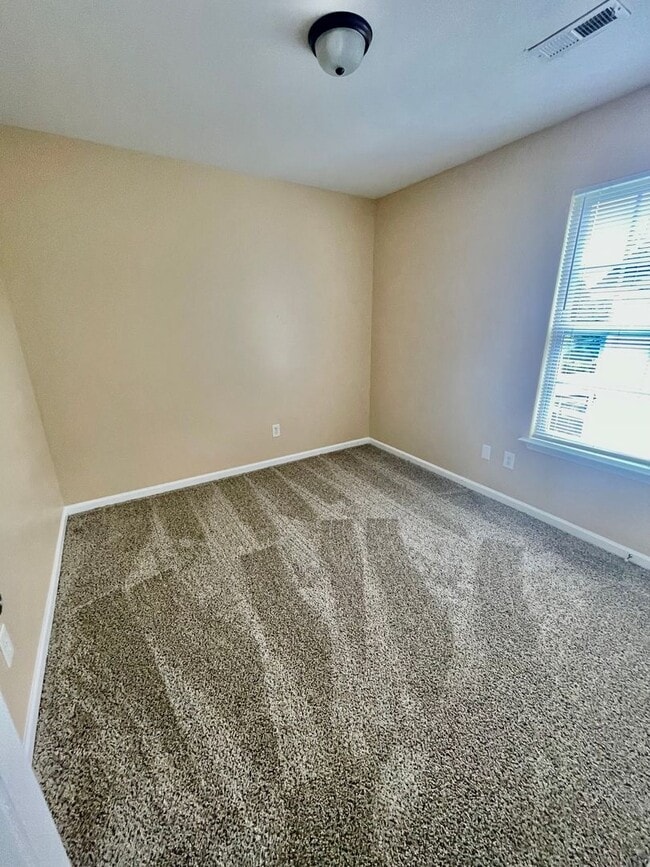 Building Photo - Welcome to this beautiful 4-bedroom, 2.5-b...