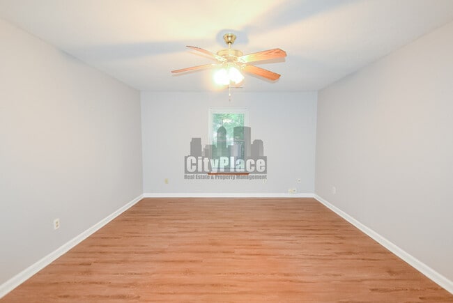 Building Photo - 4617 Welton St