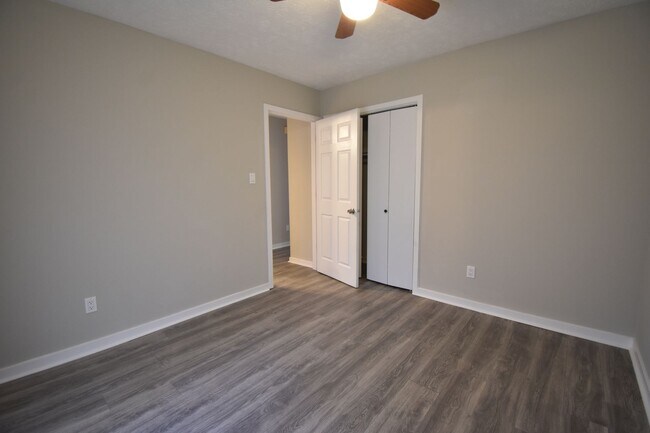 Building Photo - COMING SOON-3 BEDROOM 2 BATHROOM - NO PETS
