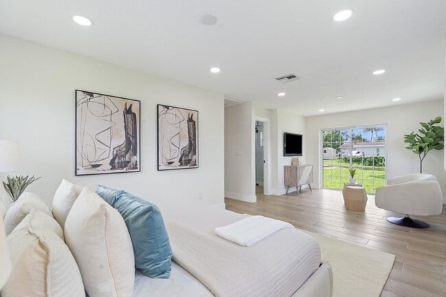 Building Photo - 930 Rutherford Ln