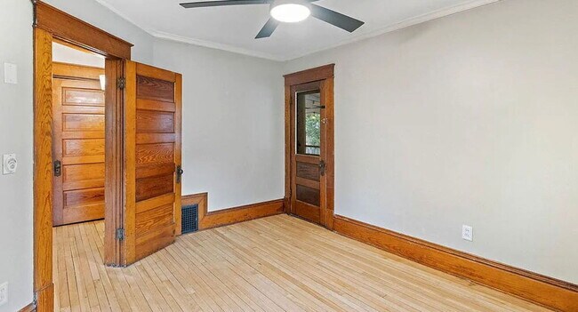 Building Photo - 240 Calkins Ave SE