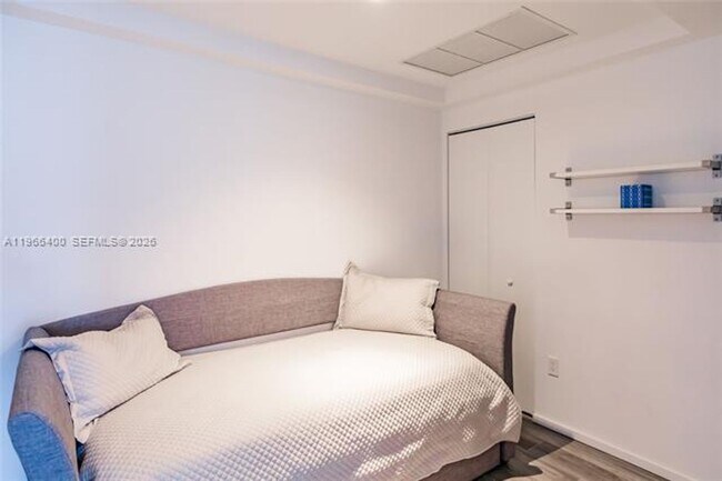 Building Photo - 801 S Miami Ave