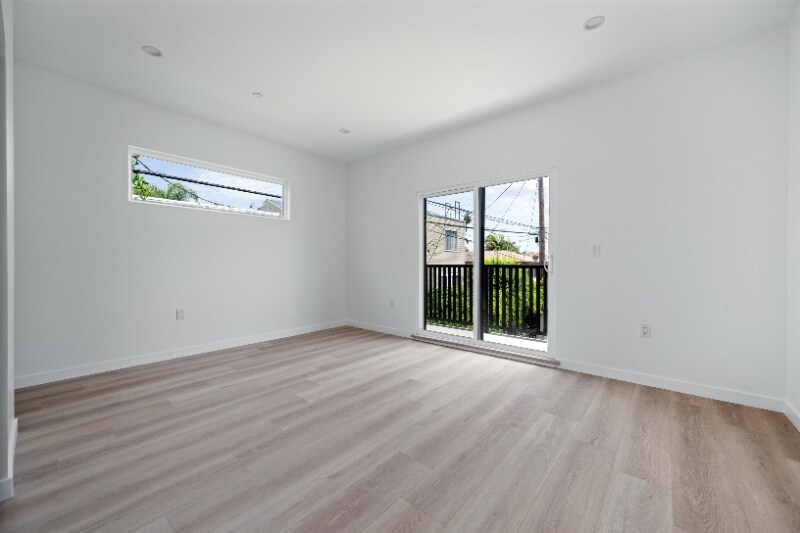 Building Photo - 1844 Stoner Ave