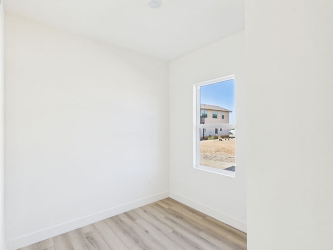 Building Photo - 705 Passion Ct