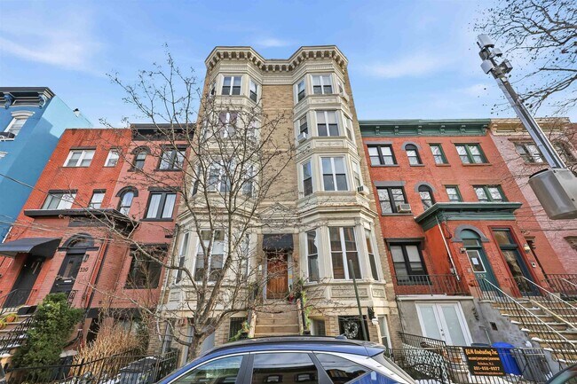 Building Photo - 535 Bloomfield St