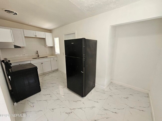 Building Photo - 2736 Lippia Rd