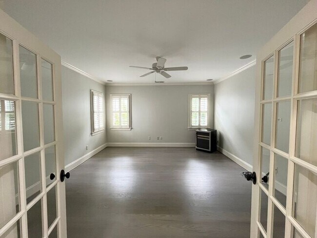 Building Photo - 535 Guilford Cir