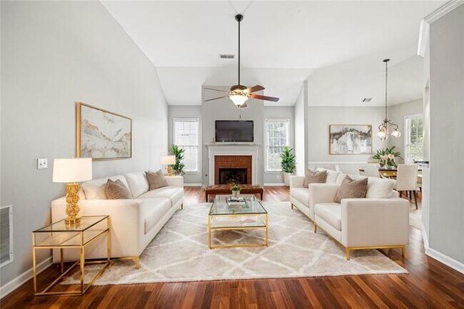 Building Photo - House 4 Beds 2 Baths