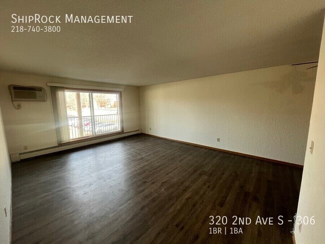 Building Photo - 320 2nd Ave S