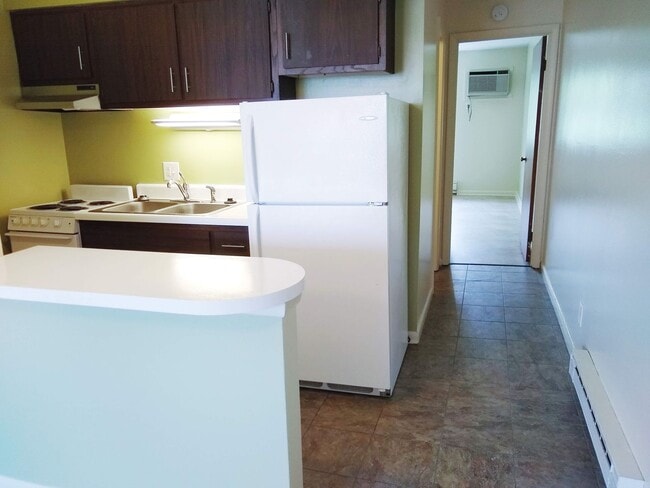 Building Photo - FAIRVIEW - AVAILABLE JULY 2024