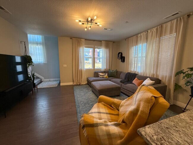 Building Photo - 1818 Rose Quartz Heights