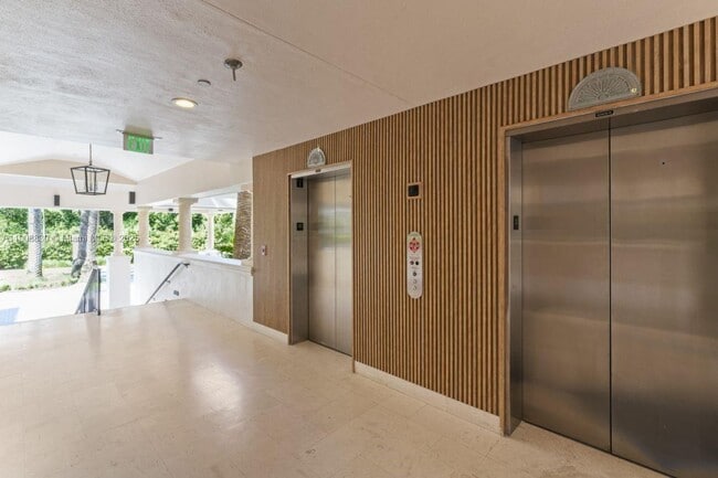 Building Photo - 19217 Fisher Island Dr