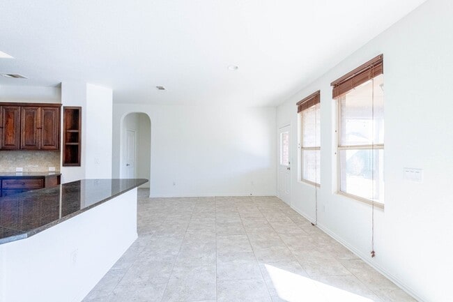 Building Photo - 4 Bedroom 2 Bathroom Ready to rent April 1st, 2026