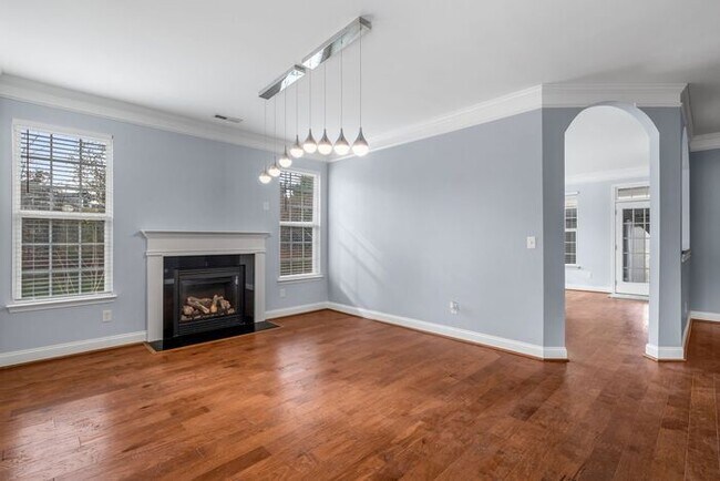 Building Photo - Luxury Living in High Point NC