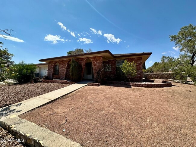 Building Photo - 10838 Valle Grande Ct