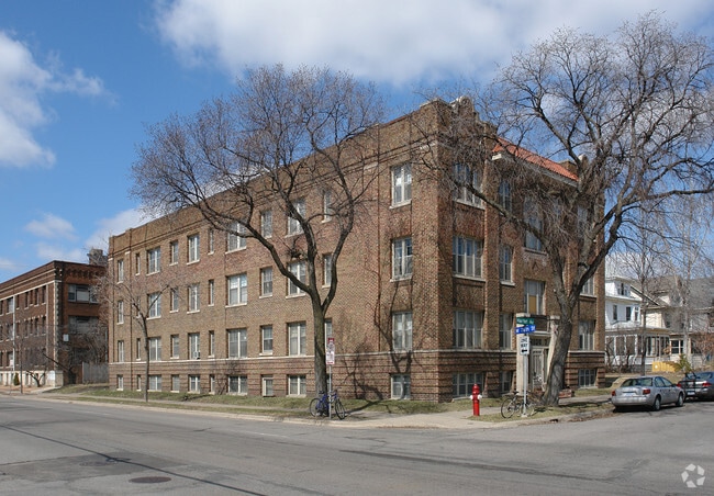 Building Photo - Superior