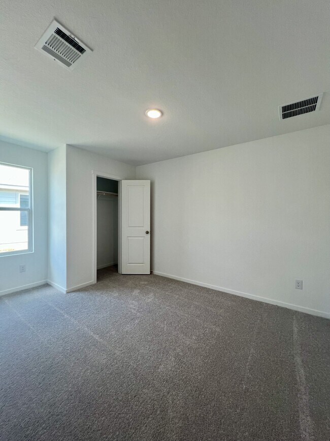Building Photo - 9175 Trails End