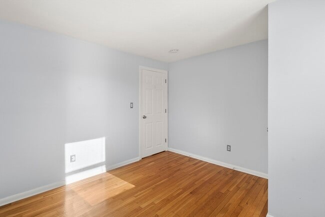 Building Photo - 28 Frost Ave