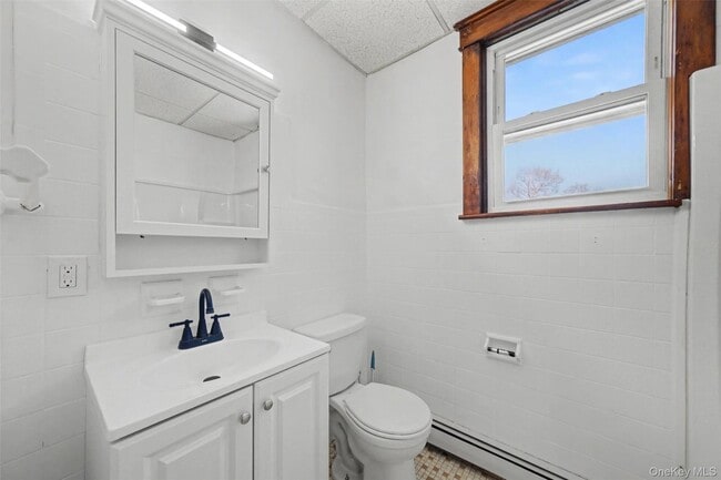 Building Photo - 44 Cedar Ave