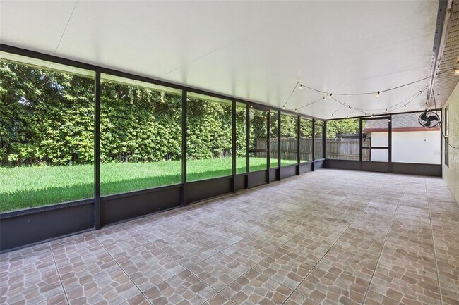 Building Photo - 7301 Spring Villas Cir