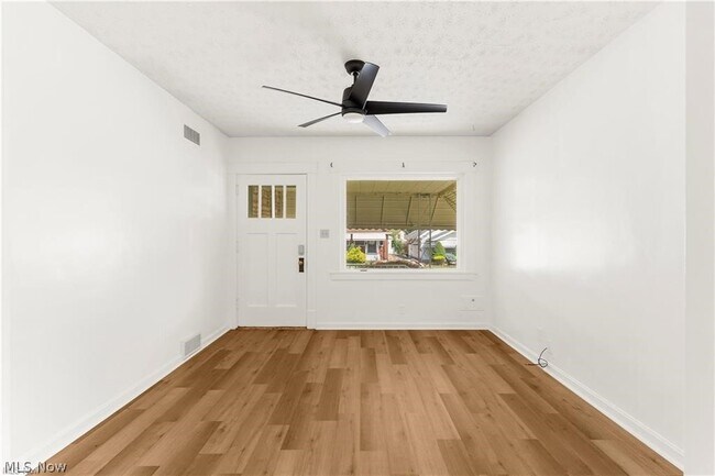 Building Photo - 52 Rhoda Ave