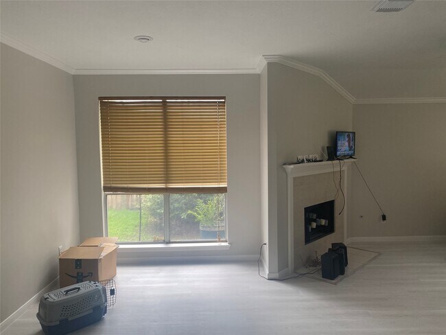 Building Photo - 15330 Geral Ln