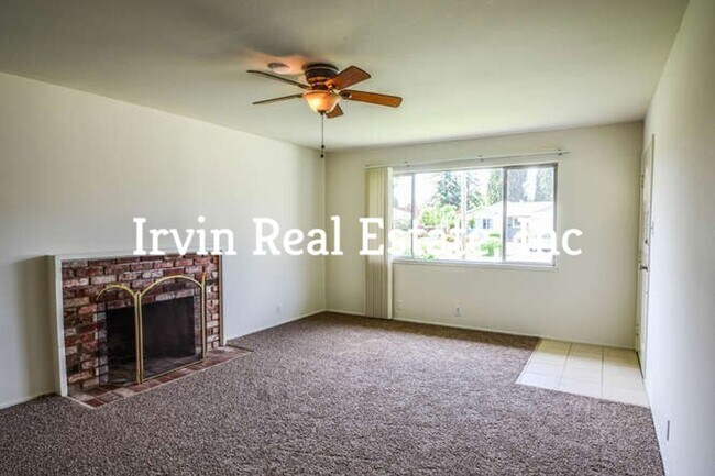 Building Photo - Nice 4 Bedroom Rancher