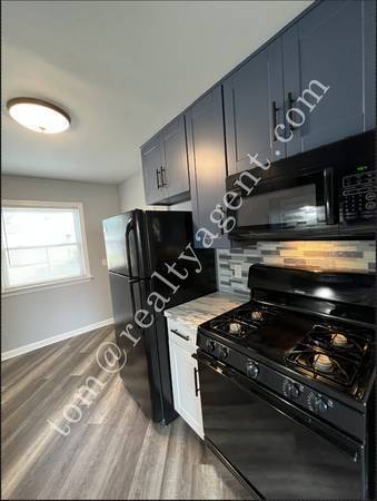 Building Photo - 13419 Puritas Ave