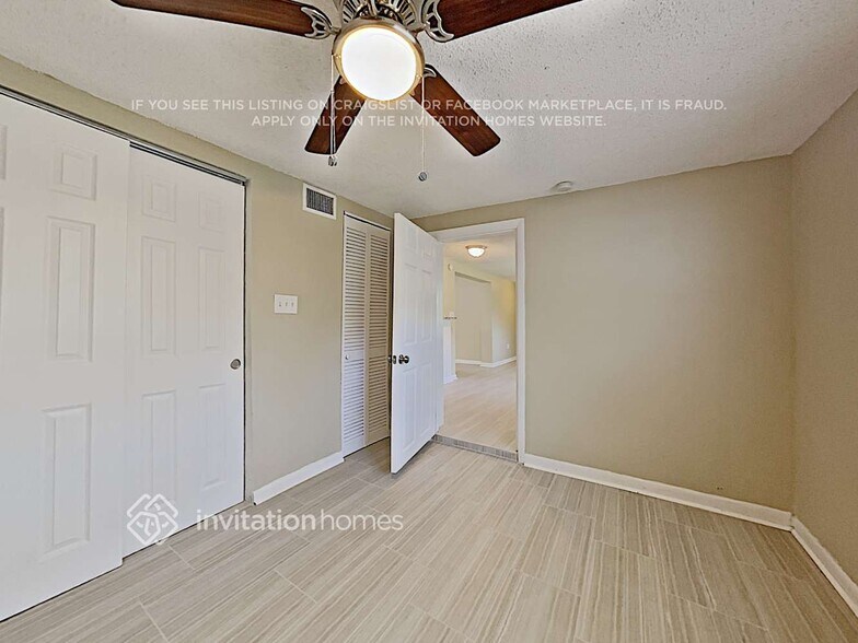 Building Photo - 8261 Greenleaf Cir