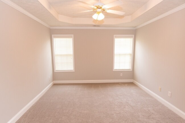Building Photo - Beautiful 3 bedroom, 2 bath single family ...