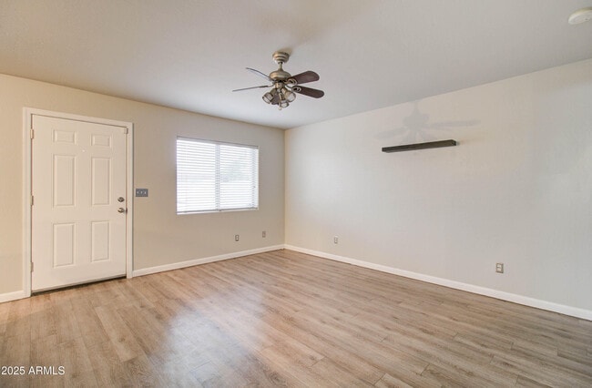 Building Photo - 2311 E Hartford Ave