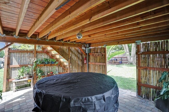 Building Photo - 7245 S Waterway Dr