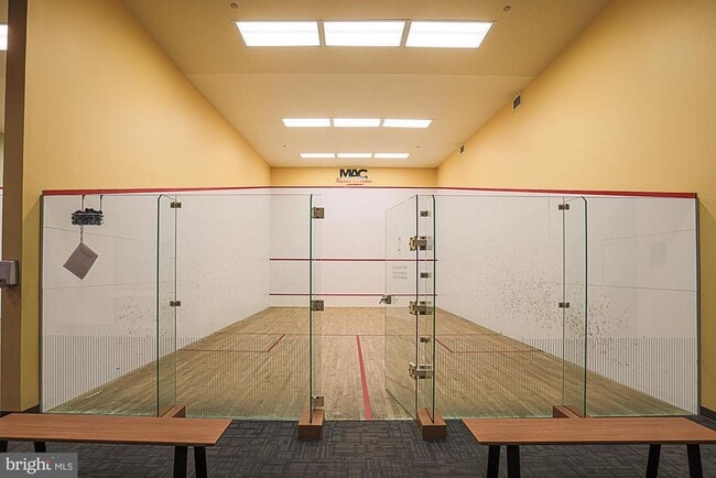 Building Photo - 675 S President St