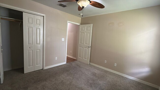 Building Photo - Rental in Shreveport